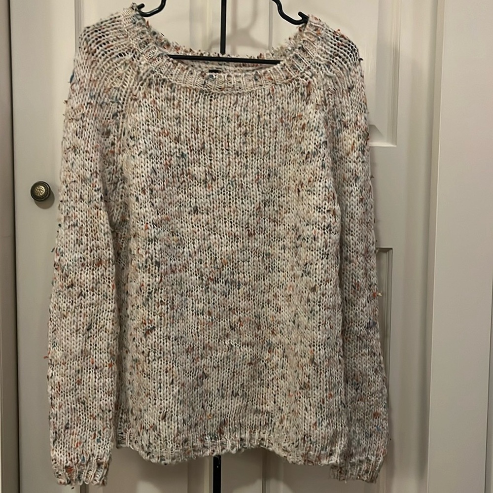 Long sleeve knit sweater